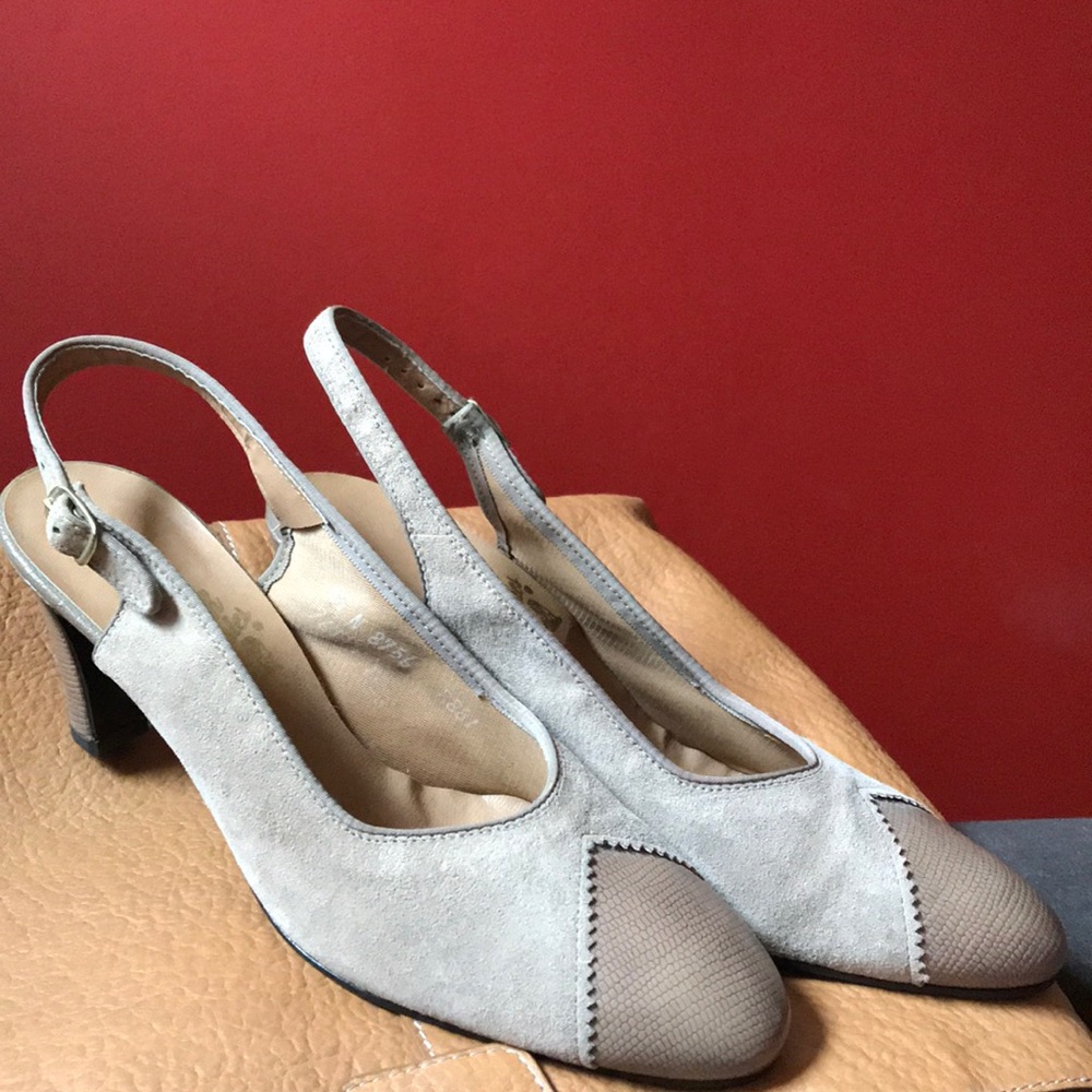 Vintage tan slingback heels ✨ beautiful leather